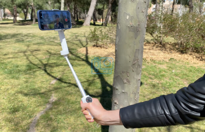 palo selfie integrado en insta360 flow 